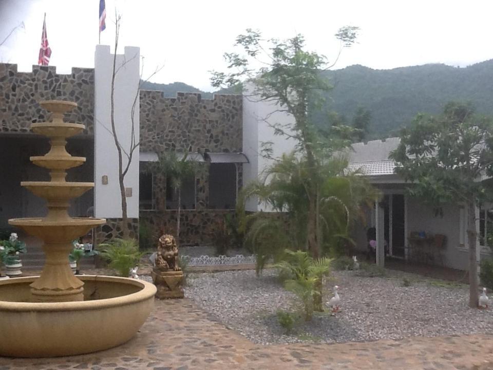 Thai Castle Resort Ban Thap Sila Exterior photo